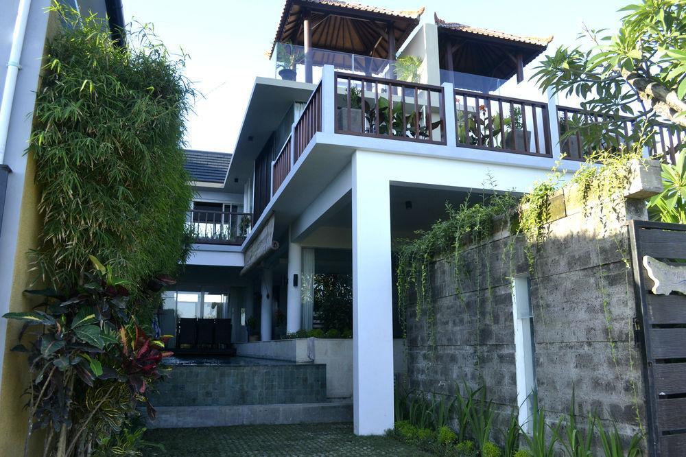 Grace And Milena Guesthouse クタ エクステリア 写真